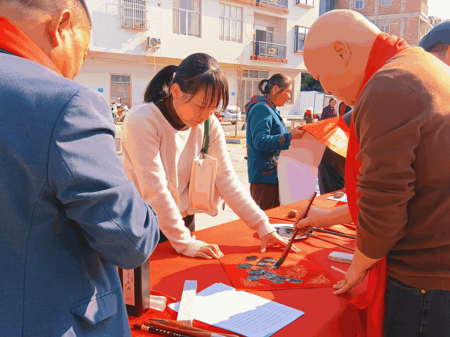 20多名粤桂书法家挥毫送“福”进万家