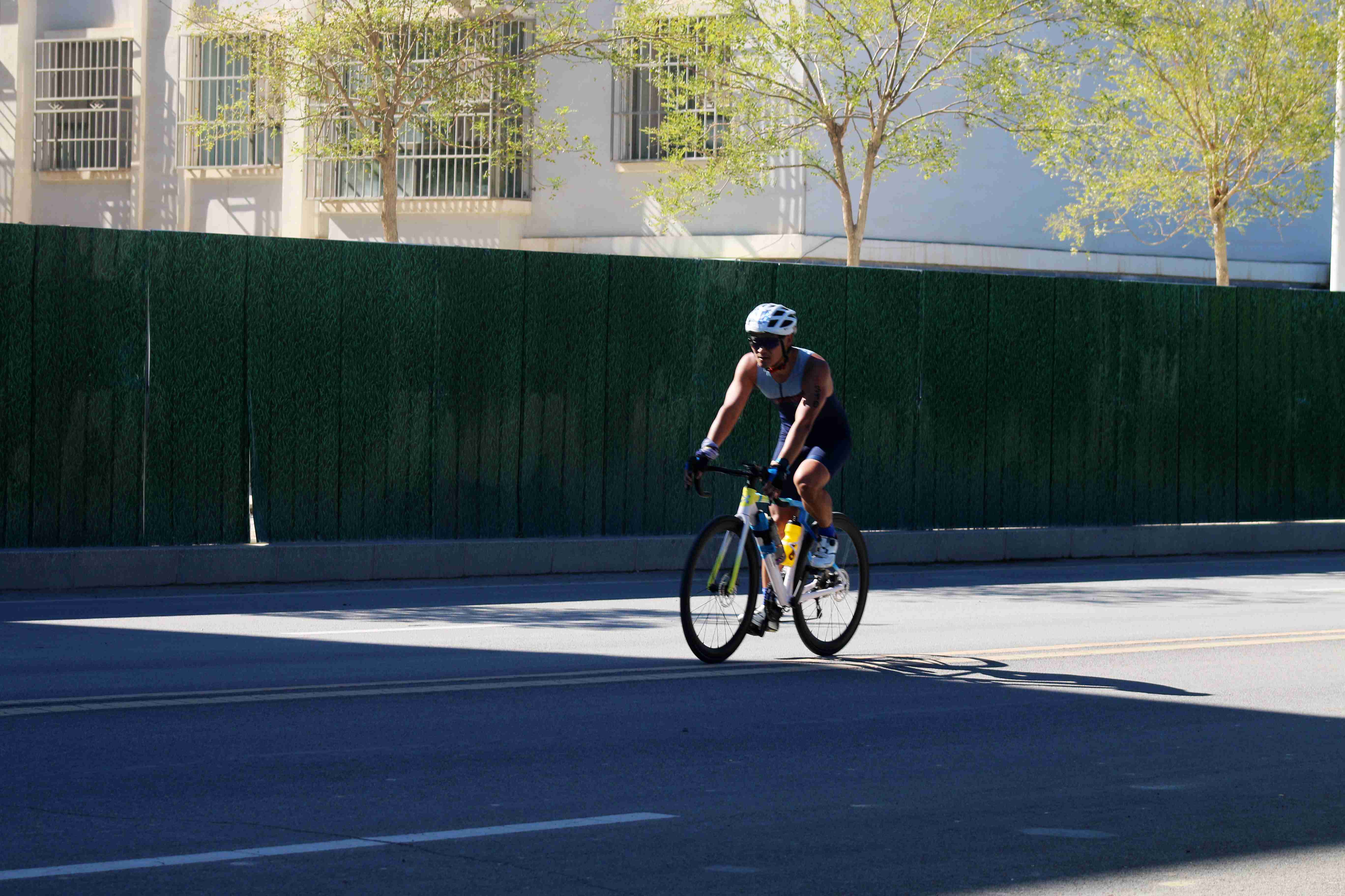 甘肃省酒泉市瓜州县打造国内最长铁人三项赛道，8月23日邀您挑战极限！