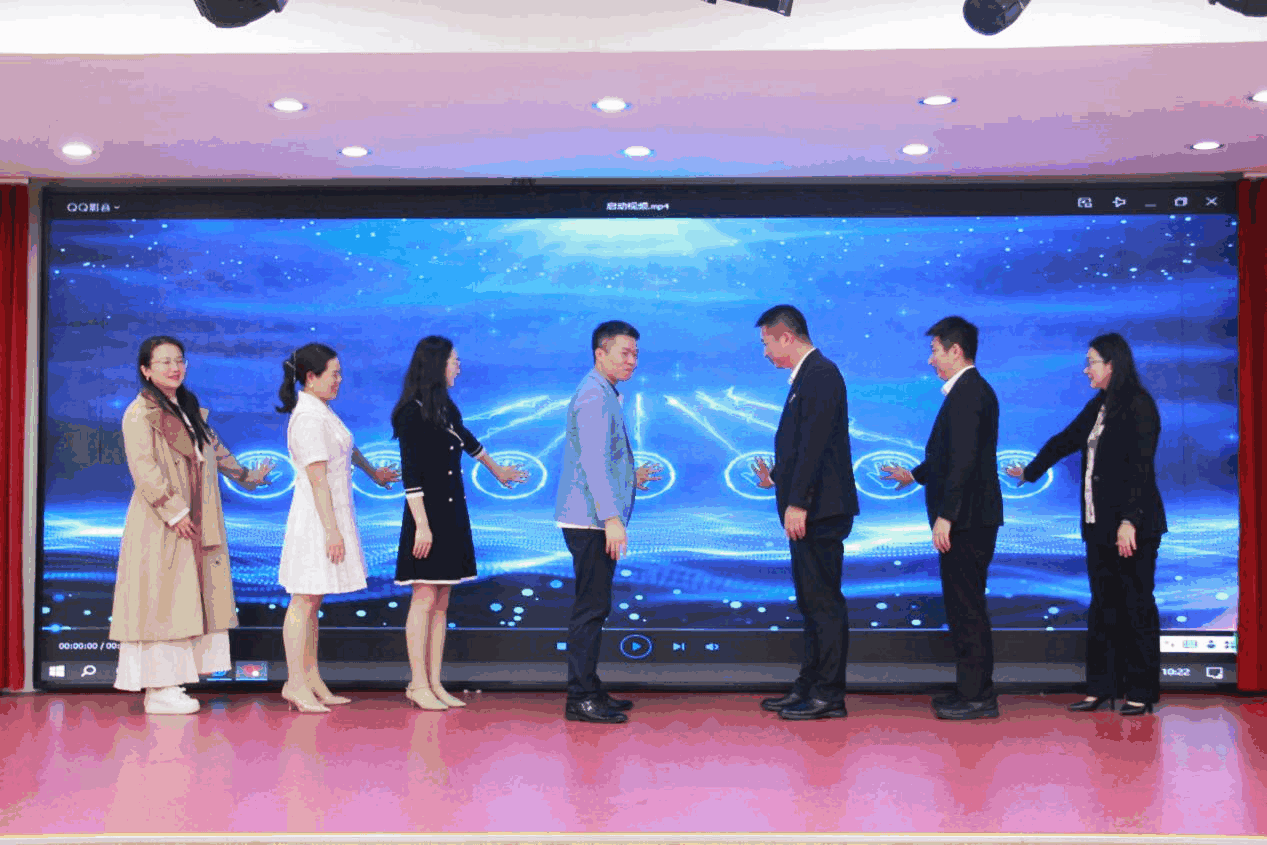 共启公益教育新篇章 擘画协同发展新图景 ——鹏达教育集团与舍得慈善会战略合作签约仪式圆满举行