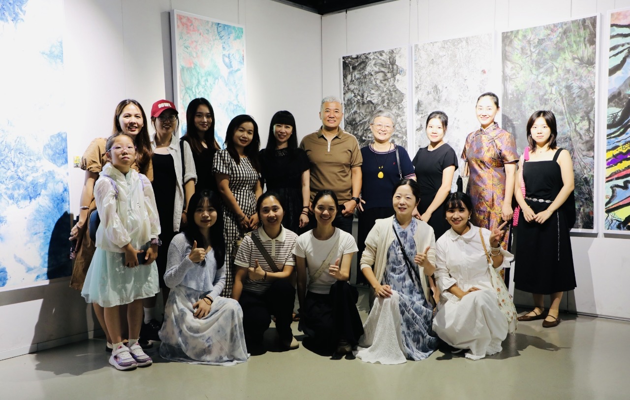 幼儿园幼儿作品与艺术家作品同时亮相“新水墨艺术展”