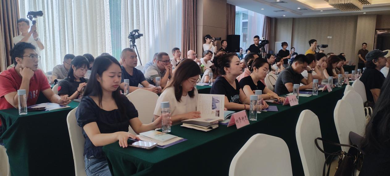 金堂文创出手：微短剧《三七花开》《燃了，我的飞天梦》热启动