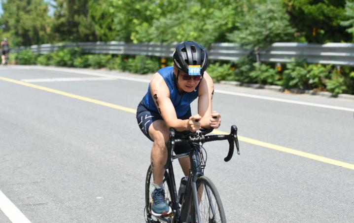 赵原昊：从半月板损伤到铁人三项的蜕变之路