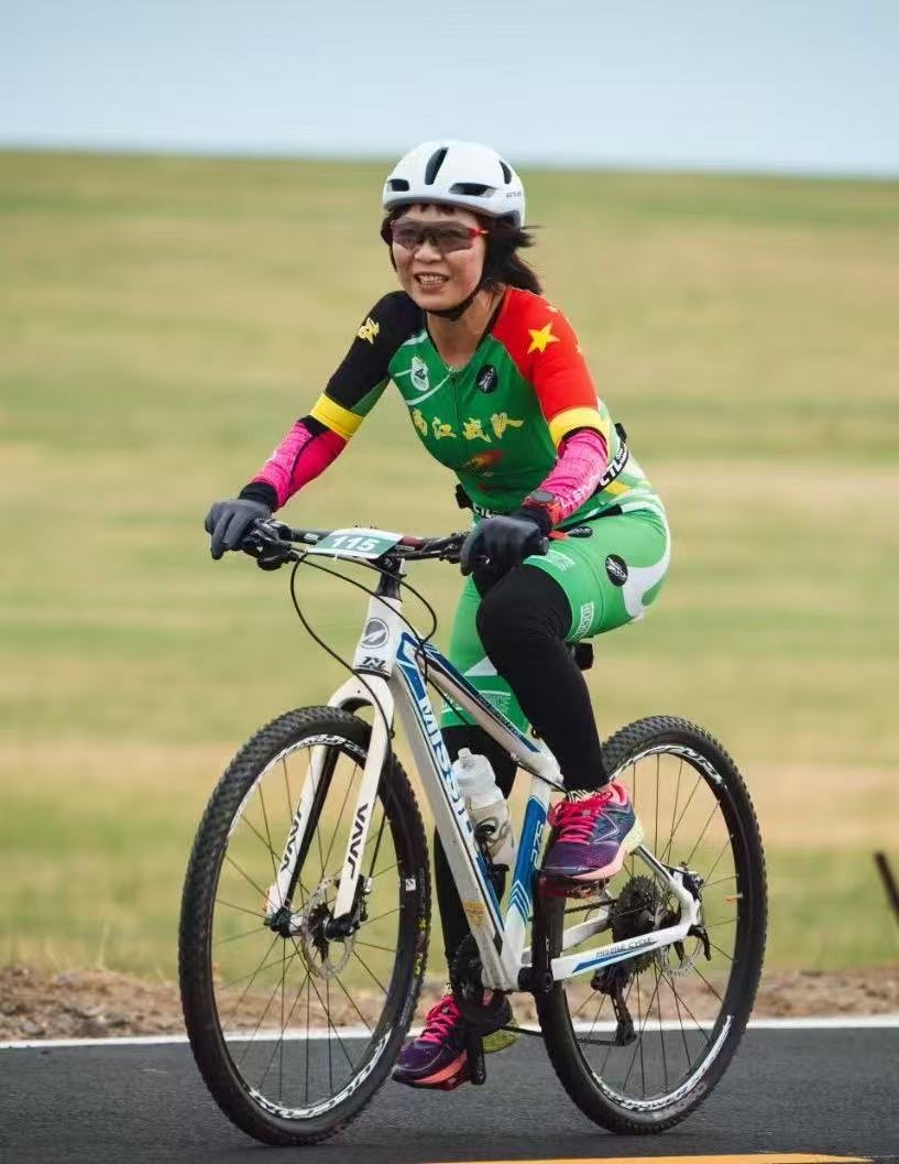 “鲲鹏径”全球铁人传奇之毕皎洁：铁三赛道上的“佛系斗士”  ——用松弛感征服226公里的生活哲学家
