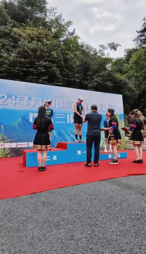 “鲲鹏径”全球铁人传奇之潘悦嘉——在生活的淬炼中锻造星辰