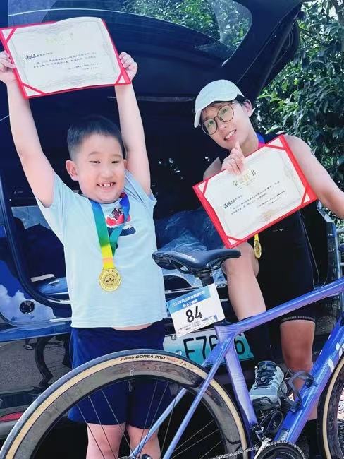 “鲲鹏径”全球铁人传奇之潘悦嘉——在生活的淬炼中锻造星辰