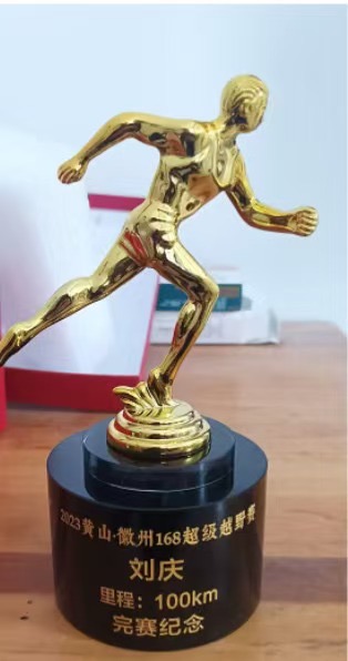 “鲲鹏径”全球铁人传奇之刘庆:从保安到铁人的破界逆袭