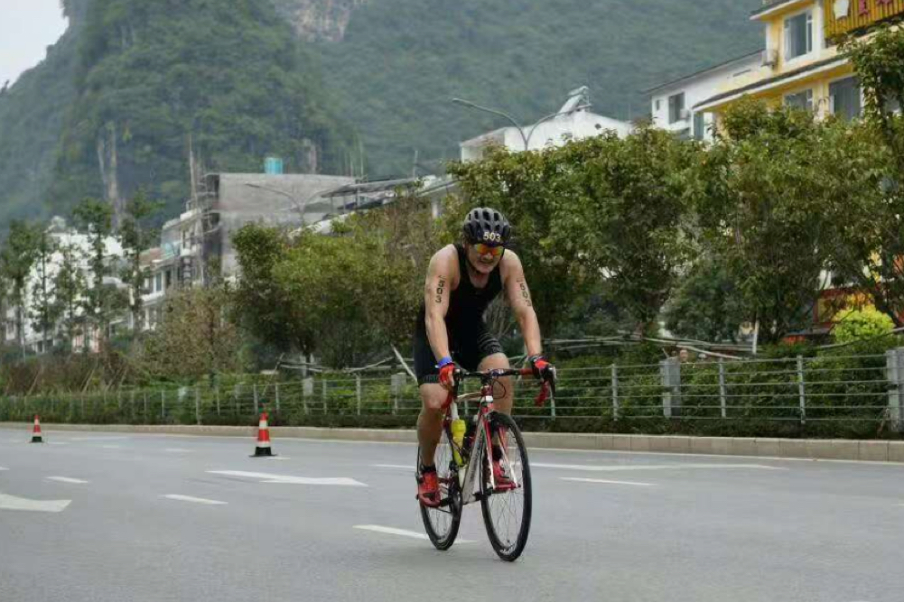 “鲲鹏经”全球铁人传奇之周兴——铁血铸就铁人魂