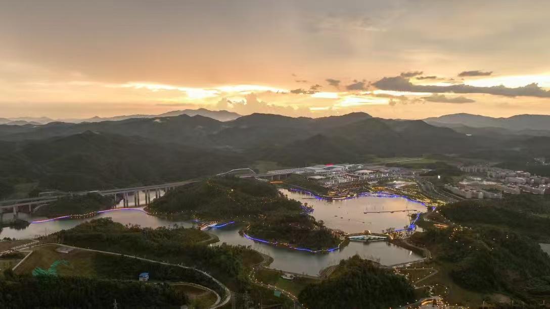 足梦前行，铁定向南｜2025年中国・定南夜间铁人三项国际公开赛报名启动