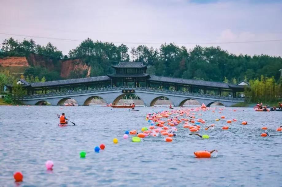 足梦前行，铁定向南｜2025年中国・定南夜间铁人三项国际公开赛报名启动