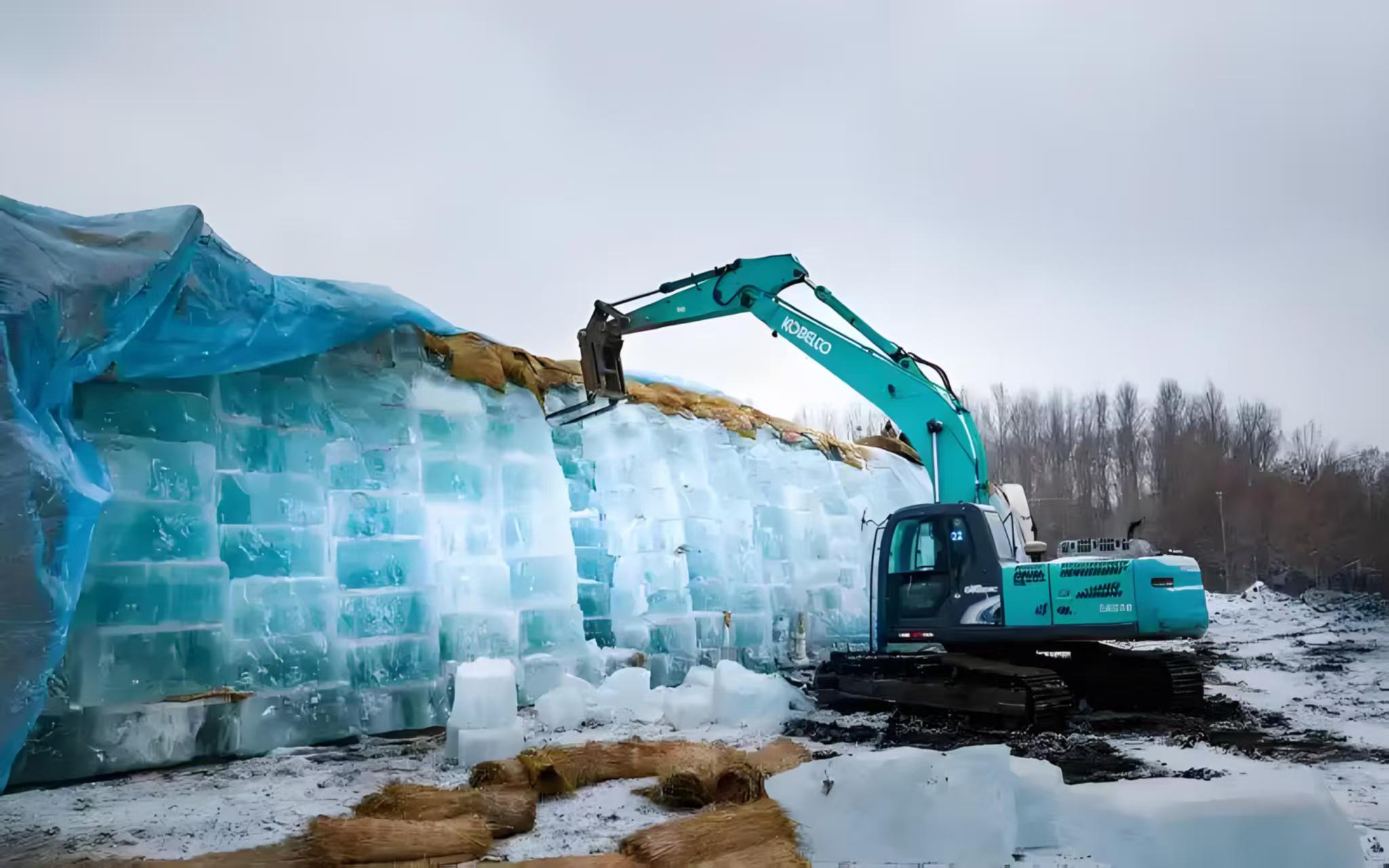 “冬藏冰”破眠启建 哈尔滨冰雪大世界用技术“抢”出冰雪季