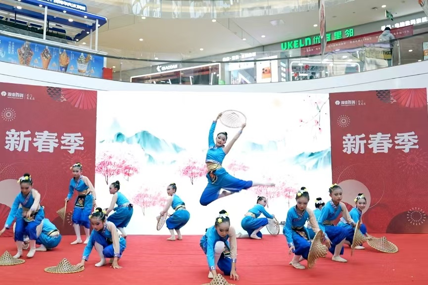 “亚视寰球国际艺术盛典”在厦启幕 共赴一场“星河之约”