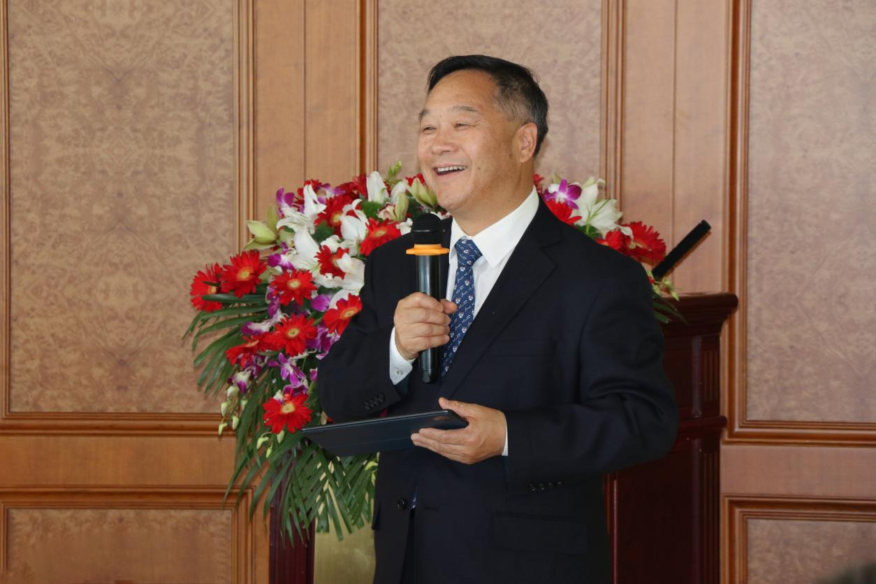 新疆麦盖提沙戈荒特大型新能源基地项目推介会成功举办 筑牢国家能源、粮食、生态三大安全 打造世界级绿色发展标杆