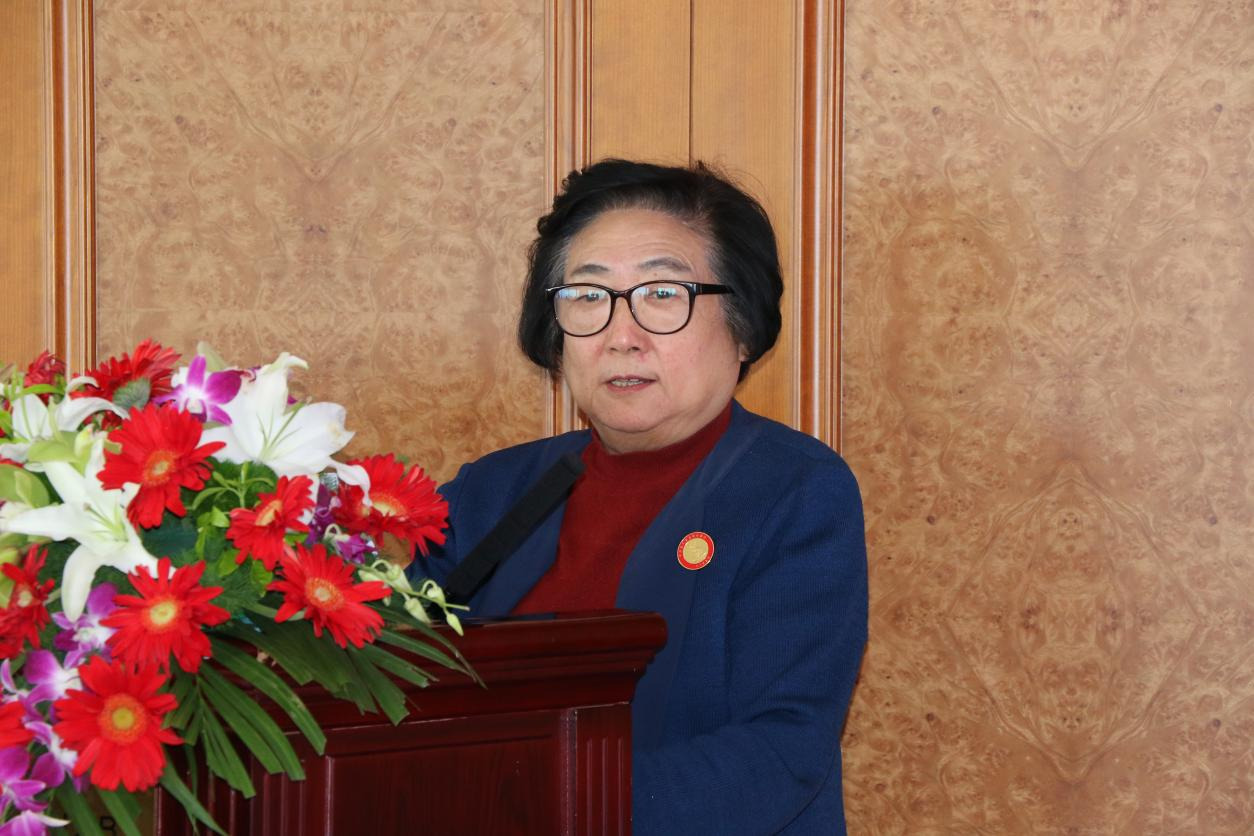 新疆麦盖提沙戈荒特大型新能源基地项目推介会成功举办 筑牢国家能源、粮食、生态三大安全 打造世界级绿色发展标杆