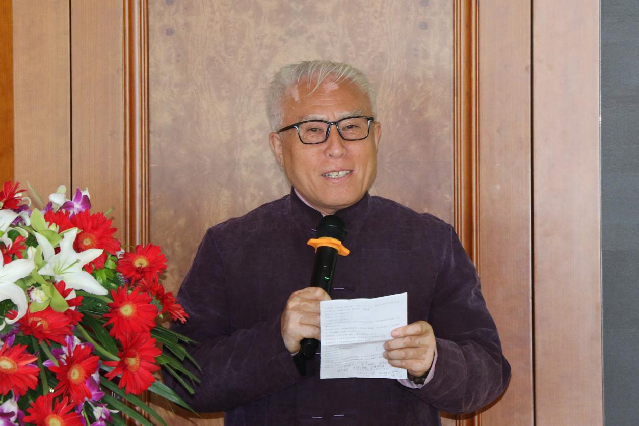 新疆麦盖提沙戈荒特大型新能源基地项目推介会成功举办 筑牢国家能源、粮食、生态三大安全 打造世界级绿色发展标杆